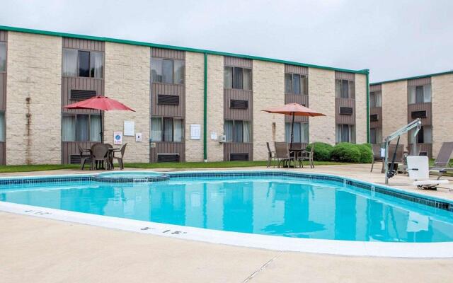 SureStay Plus Hotel by Best Western McGuire AFB Jackson