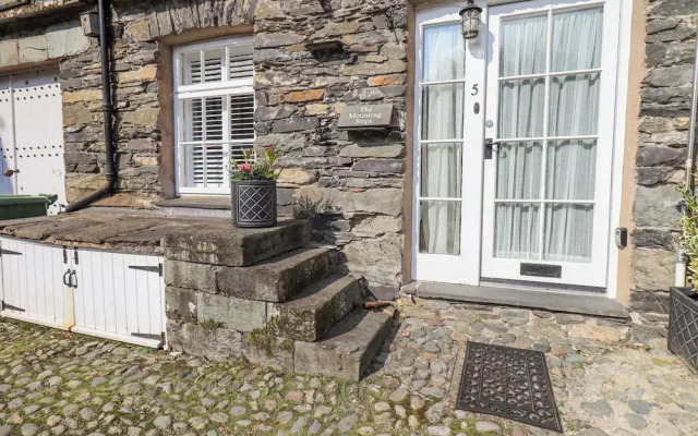 The Mounting Steps