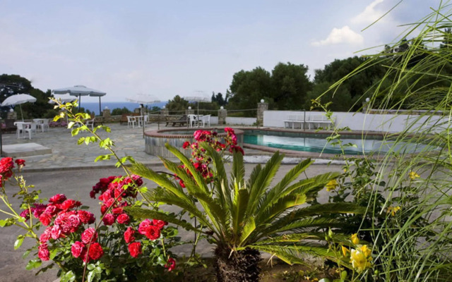 Pashos Hotel