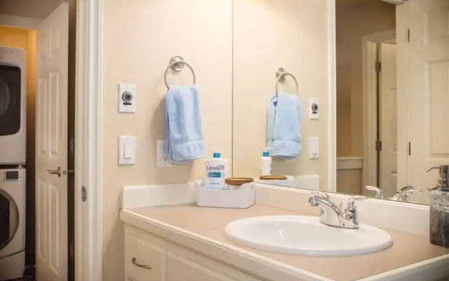 Modern Townhome in Heart of Seattle/capital Hill!