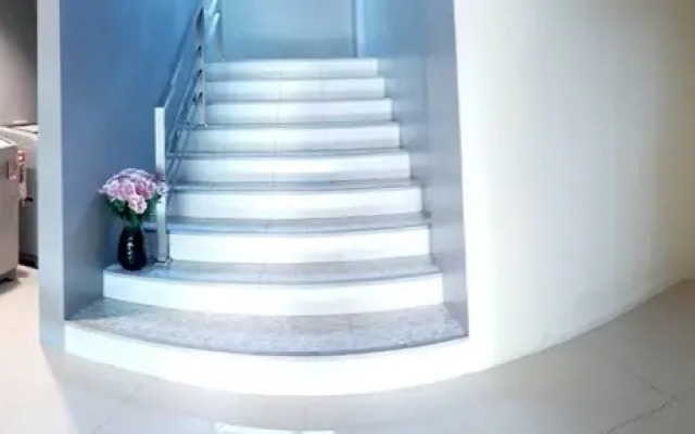 Ada Apartment
