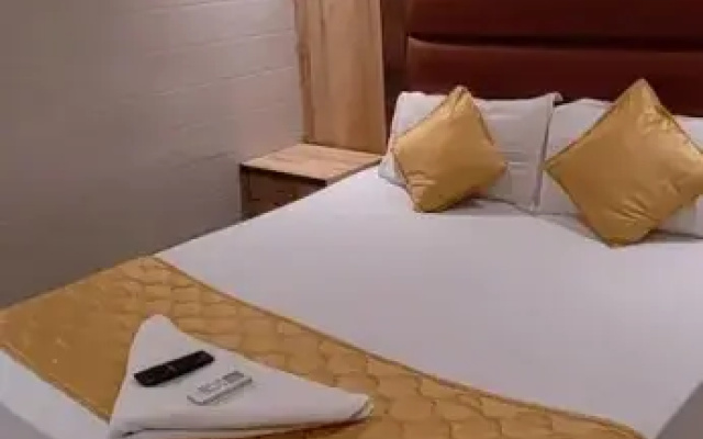 Hotel Sai Suites - Near Dadar Station