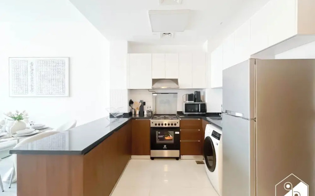 Bright 2bed Family Home: Pool, Gym & Kids Play