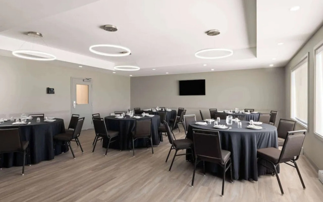 Microtel by Wyndham Lachute