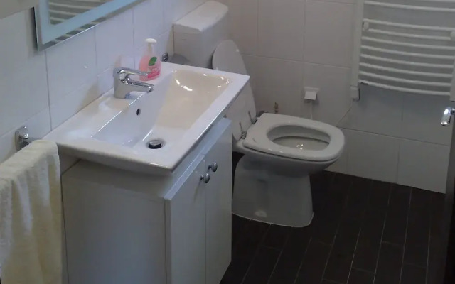 Nikola M - 2 Bedrooms - A4