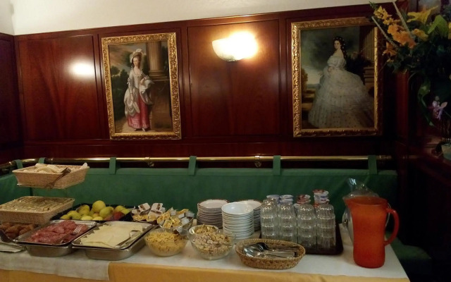 Hotel Diana