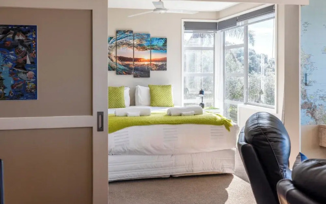 Sea Breeze at The Sands - Onetangi Beach