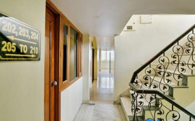 OYO 7896 Hotel Rang Mahal