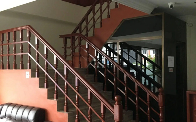 Paradise Hotel