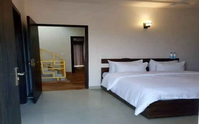 Anandam Clarks Inn Suites Vrindavan