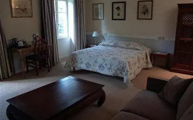 QUALYS-HOTEL Le Château Du Pelavé