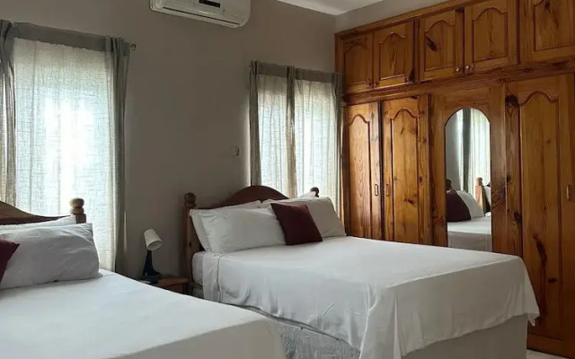 5-bed Villa and Pool in Runaway Bay, Jamaica