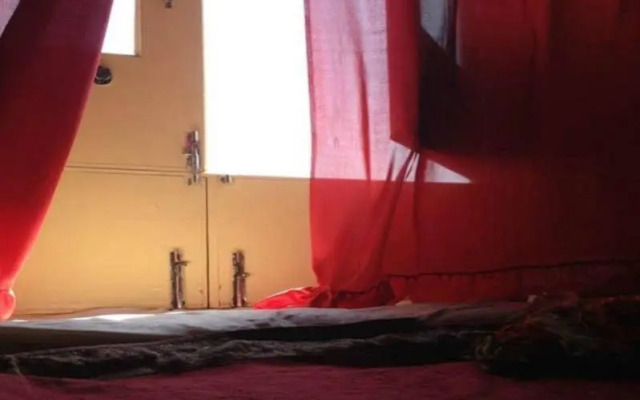 Mud Mirror Guesthouse