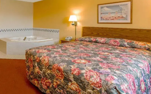 Super 8 Motel - Watertown