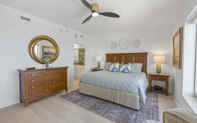 2002p 2 Bedroom Condo
