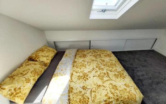 Gorgeous Stylish Cheri Victorian House In Manchester