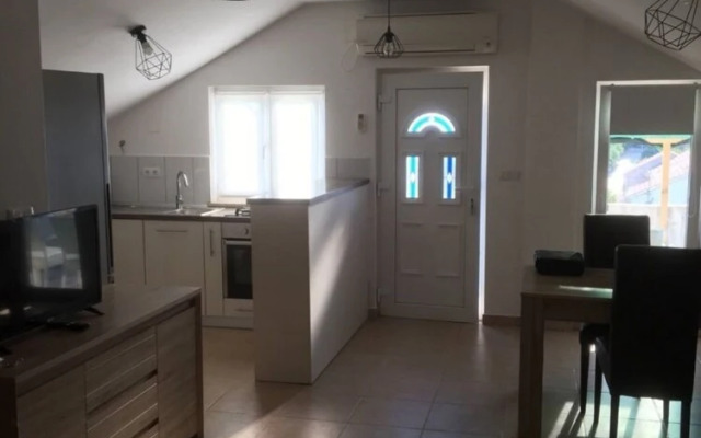 Krila - Cozy and Seaview - A3