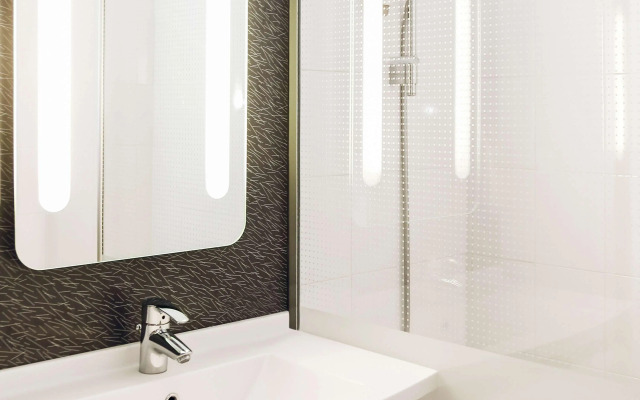 ibis Orange Centre Echangeur A7 A9