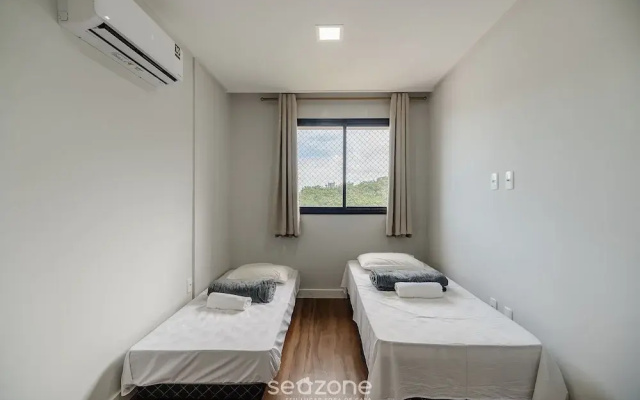 2BR apt w/ BBQ 750m From Beach Rvn2003