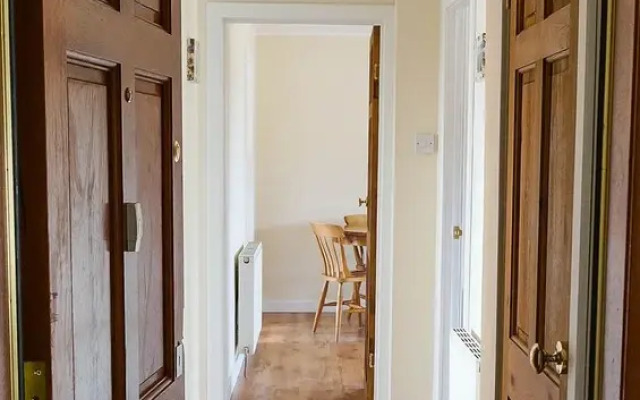 Newly refurbished flat FREE parking WIFI