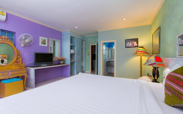 Barefoot Hotel Kalim Beach Front