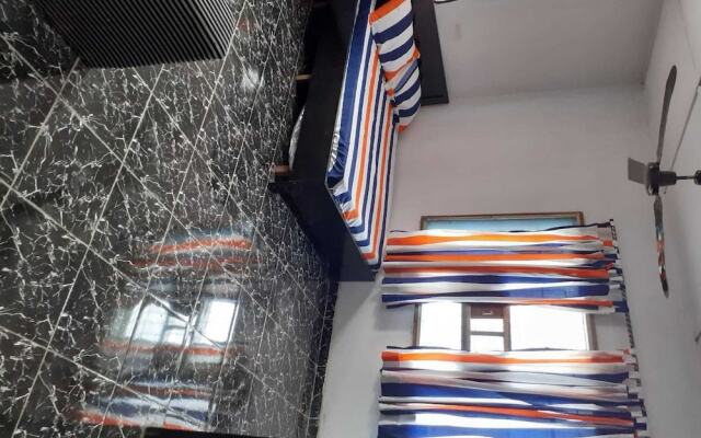 Impeccable 3-bed Apartment Located in Lagos