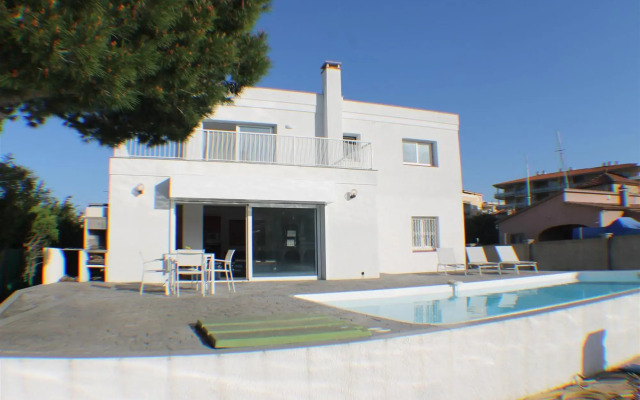 Cap Llarg 9 in Roses