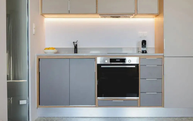 1 bedroom apt up to 3