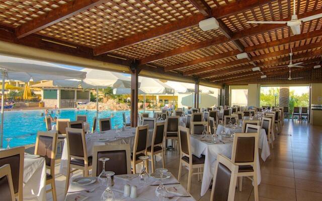Solimar Aquamarine Resort
