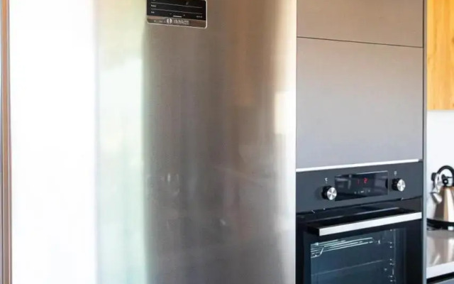 Eagles Nest- 2BR stylish, free park, Netflix