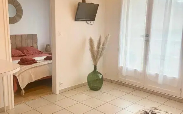 Appartement 1 chambre pour 2 pers - fraîchement rénové - terrasse - parking