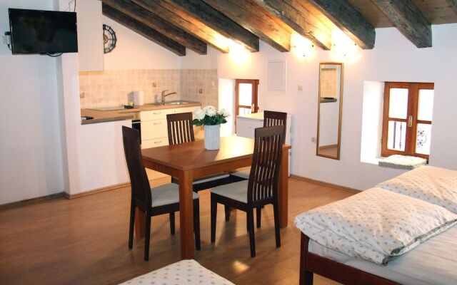 Old Theatre Rooms and Apartments