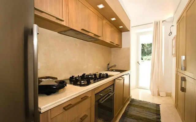 Villa Bougainvillea - Luxury Capri Villa With Views