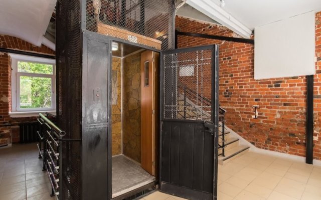 Dad&Cat Capsule Hotel