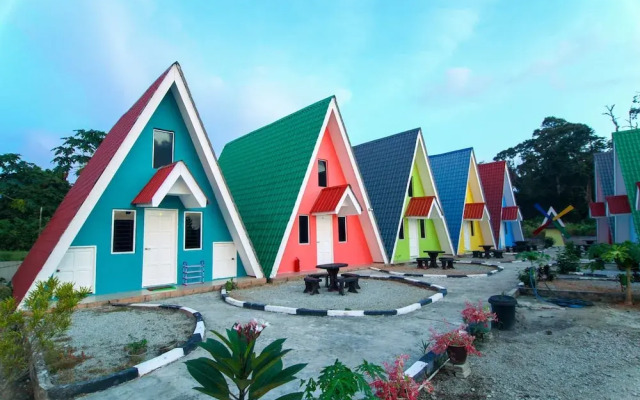 OYO 89517 Little Tanjung Chalet