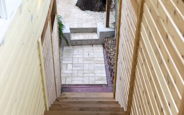 The Grandview Collection - Newark