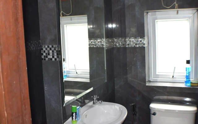 Luxury 5 Bed 5 Bath Villa