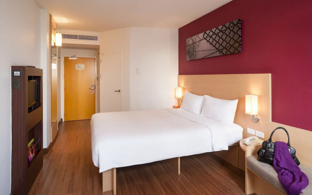 ibis Bangkok Riverside