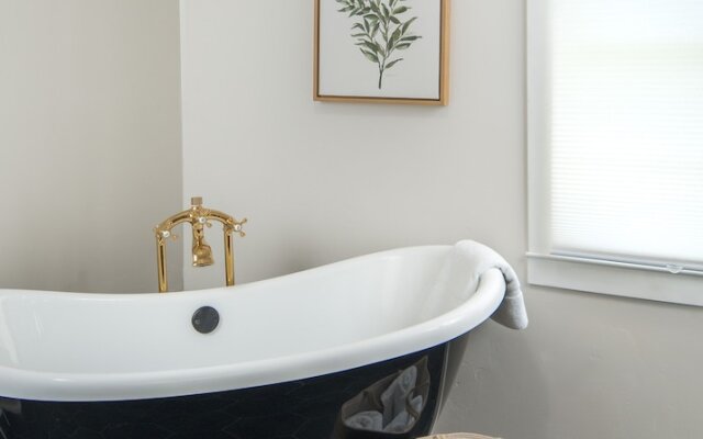 The Victorian Inn Blowing Rock