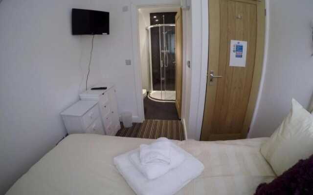 Deepcut Lodge Bed and Breakfast Self Service