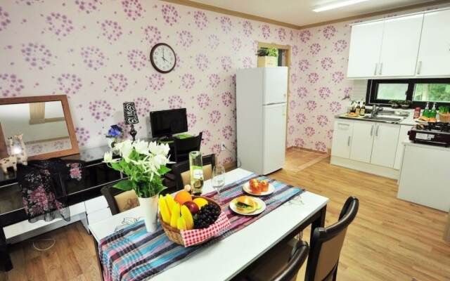 Yangyang Beopsusanjang Pension