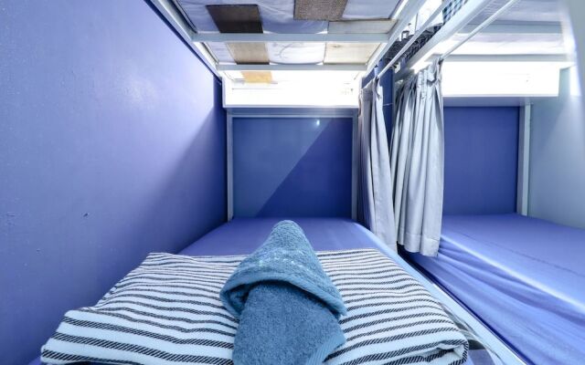 Alexiz Hostel