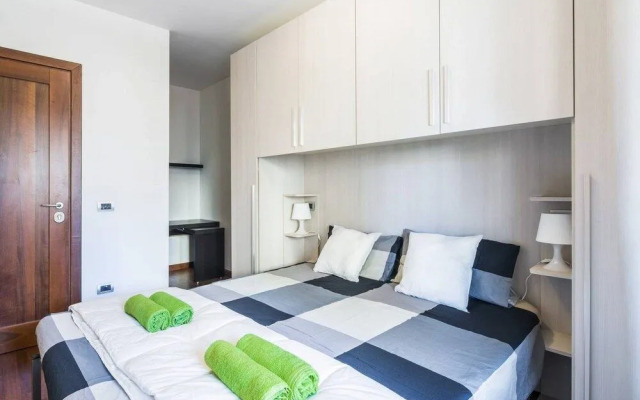 4 Bedroom Villa near Metro