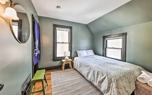 Newly Renovated Home Close to Dtwn Lawrence!