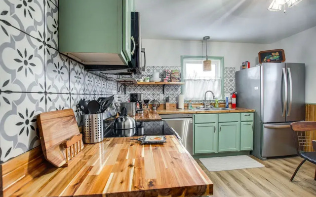 Pet-friendly Hiawatha Retreat w/ Private Yard!
