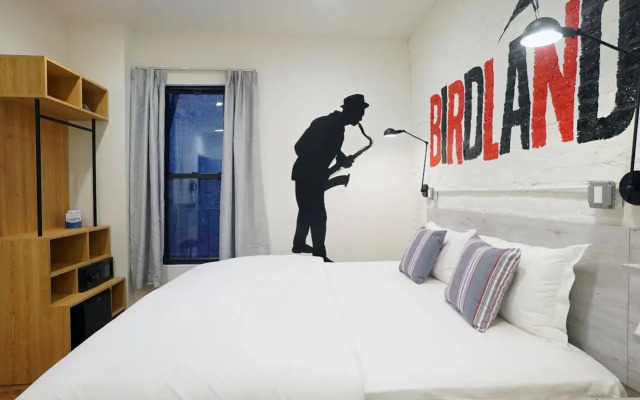 CITY ROOMS NYC - Times Square