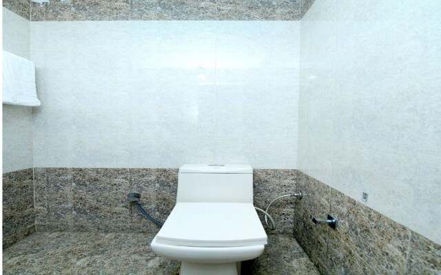 Oyo 43846 Hotel R2d