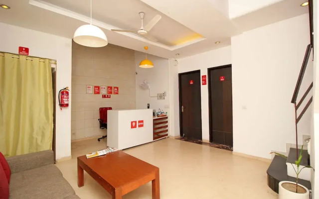 OYO 6107 Hauz Khas