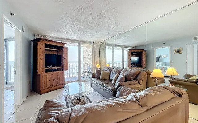 Oceania Beach Club 703