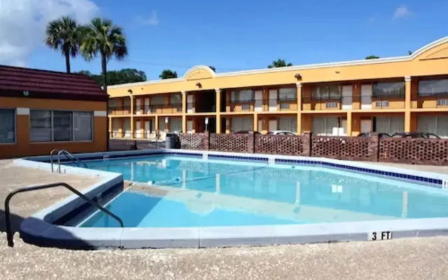 Scottish Inn Jacksonville Downtown